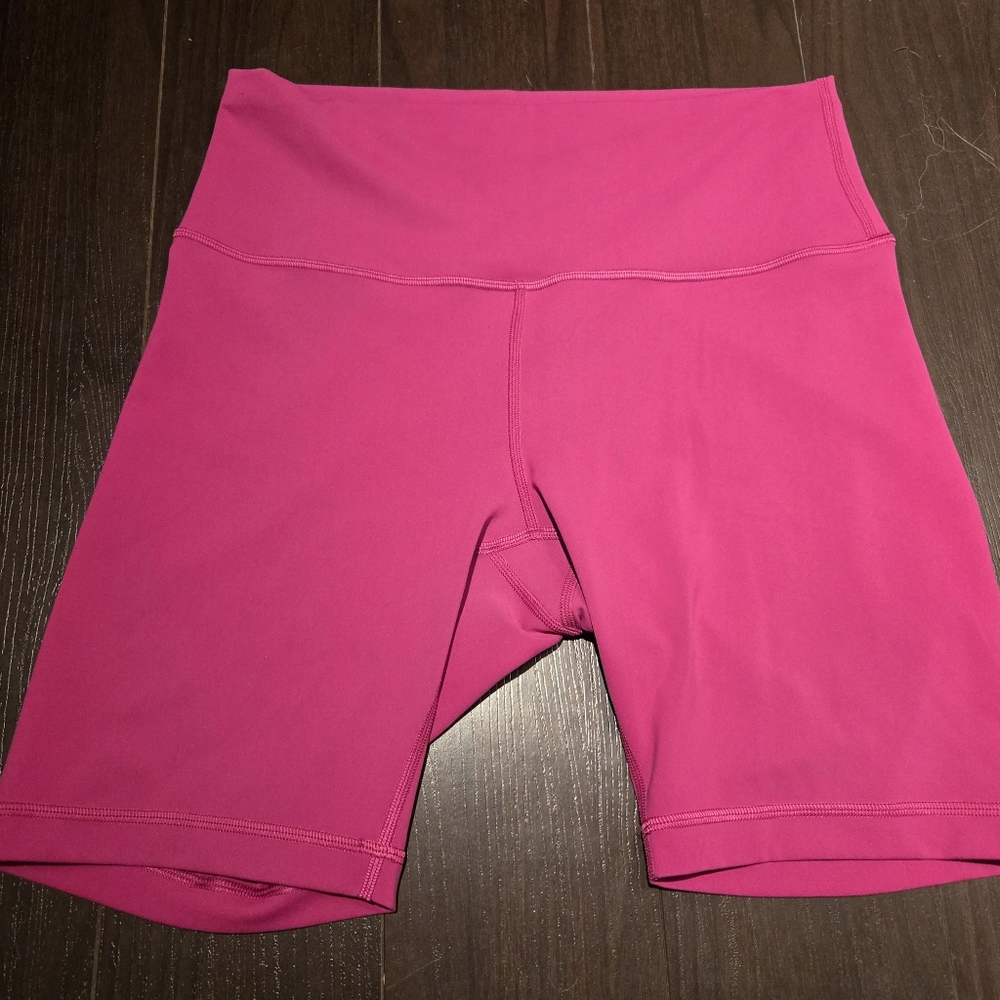 Lululemon WunderTrain Size 10 Pink Shorts 8" Length